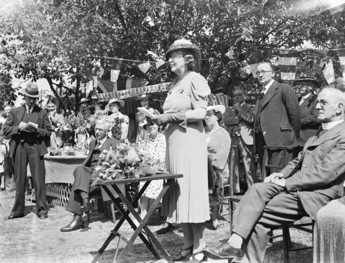 Framed Print : Lady Wood speaking at the Mottingham mid summer fair in Kent. 12 June 1939