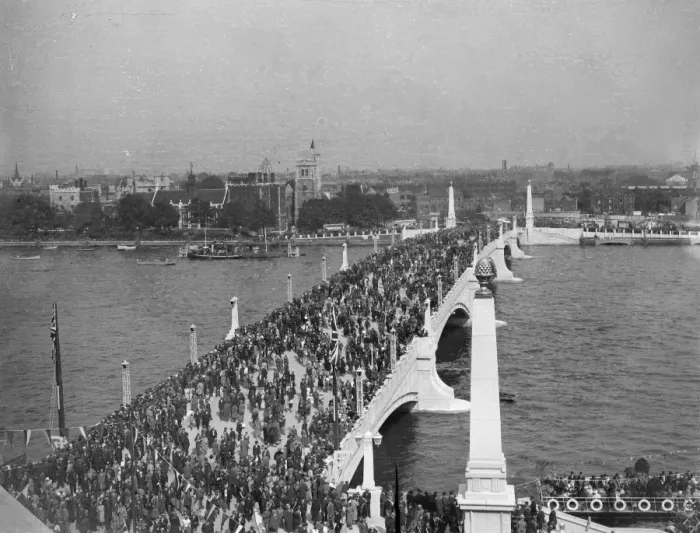 Framed Print : Lambeth Bridge. 1932