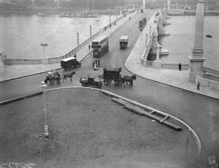 Framed Print : Lambeth Bridge. 1932 Framed Print : Lambeth Bridge. 1932