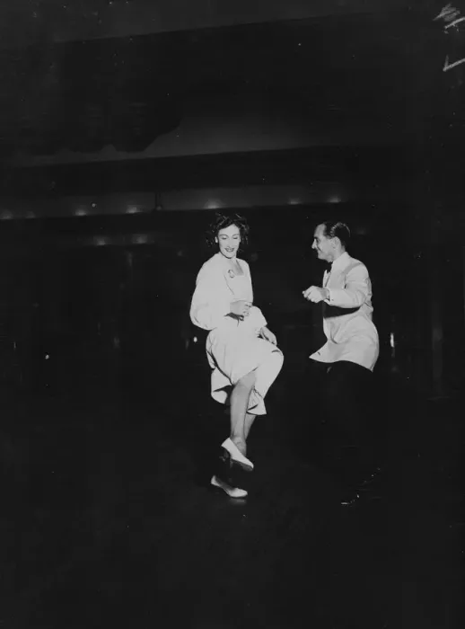 Framed Print : The latest dancing craze to hit Londons dance halls, which is expected to take place Framed Print : The latest dancing craze to hit Londons dance halls, which is expected to take place