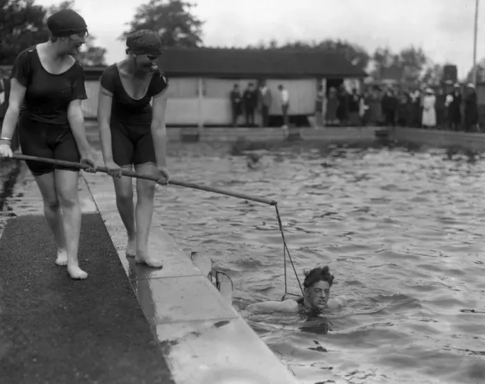 Framed Print : Learning to swim at Tonbridge open - air swimming pool. 23 June 1920 Framed Print : Learning to swim at Tonbridge open - air swimming pool. 23 June 1920