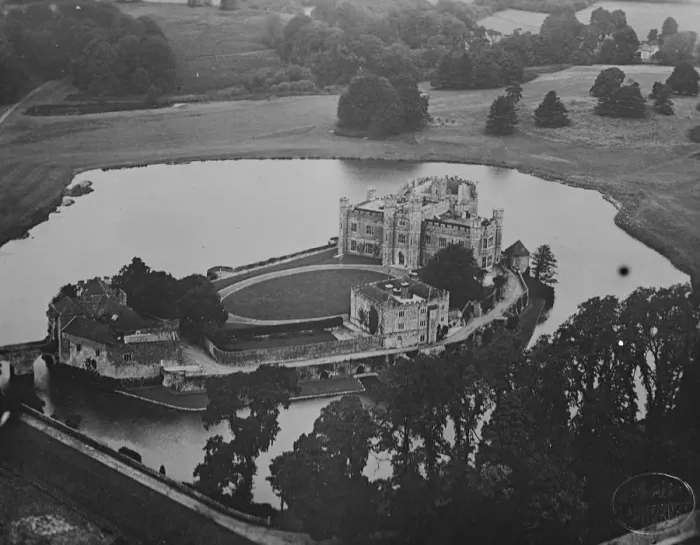 Framed Print : Leeds castle, Near Maidstone, Kent. The home of Lady Bailey. 24 January 1933 Framed Print : Leeds castle, Near Maidstone, Kent. The home of Lady Bailey. 24 January 1933