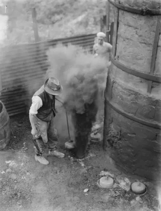 Framed Print : The Lime works in Dunton Green, Kent. Workers stoke the fires in the kilns