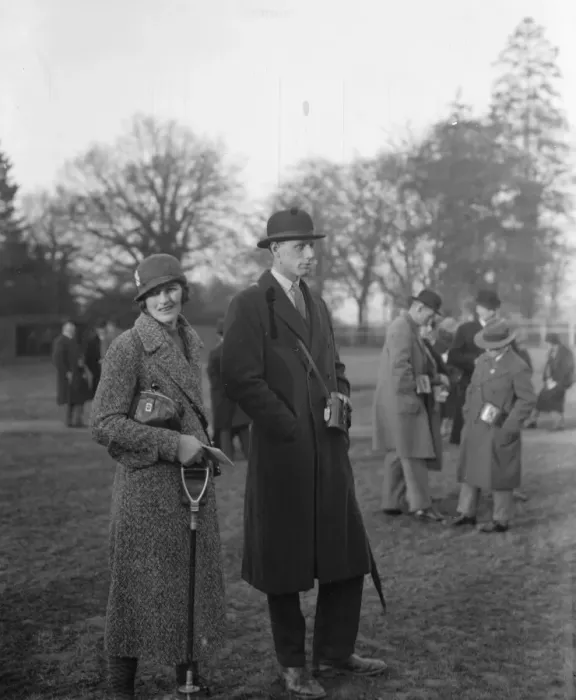 Framed Print : At Lingfield Park racecourse, Surrey, Mr R Field - Marsham. 16th January 1932