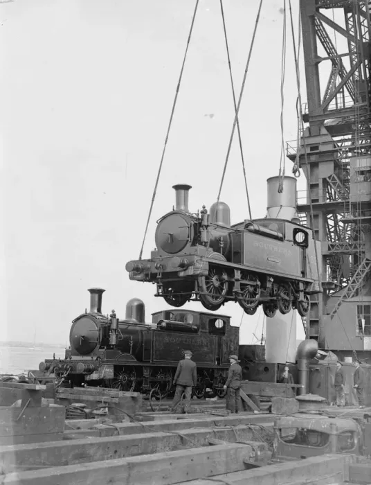 Framed Print : Loading two railways engines by the 150 ton floating crane for the Isle of Wight holiday rush
