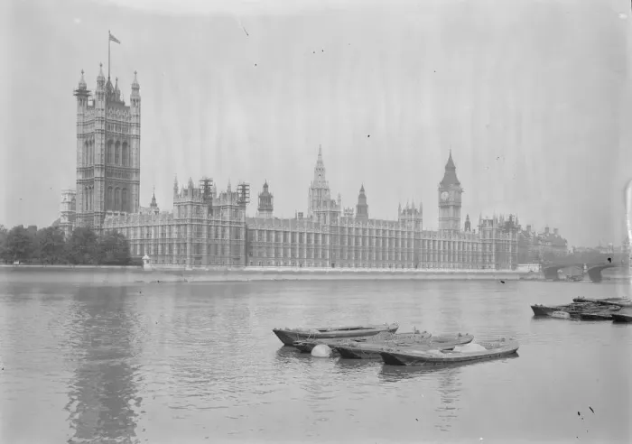 Framed Print : London, Houses of Parliament, Westminster 20 May 1927 Framed Print : London, Houses of Parliament, Westminster 20 May 1927
