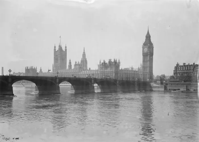 Framed Print : London, Houses of Parliament, Westminster 20 May 1927 Framed Print : London, Houses of Parliament, Westminster 20 May 1927