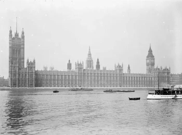 Framed Print : London, Houses of Parliament, Westminster 20 May 1927 Framed Print : London, Houses of Parliament, Westminster 20 May 1927