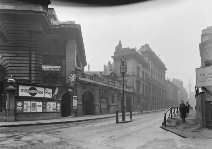 Framed Print : London, King William Street Bank underground station 5 May 1920 Framed Print : London, King William Street Bank underground station 5 May 1920
