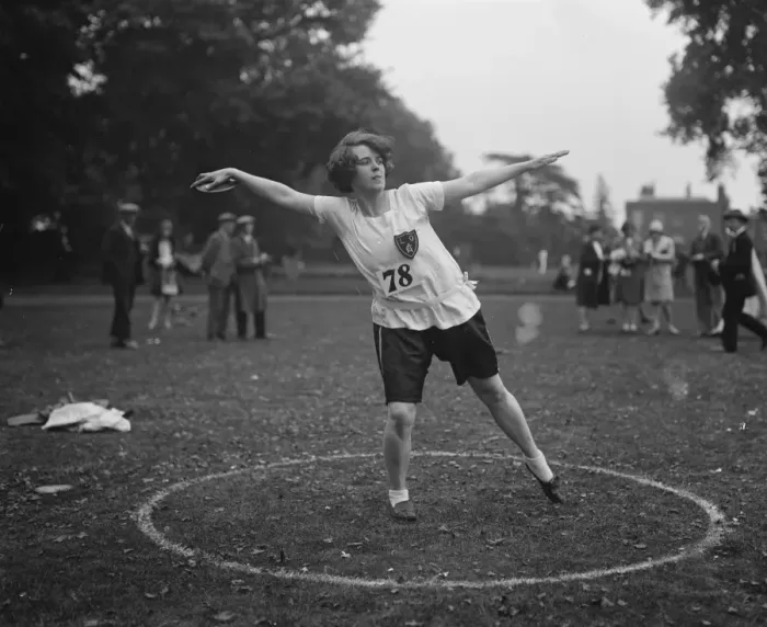 Framed Print : London Olympiade Autumn meeting at Mitcham. Miss Fawcett who won the discus throwing Framed Print : London Olympiade Autumn meeting at Mitcham. Miss Fawcett who won the discus throwing