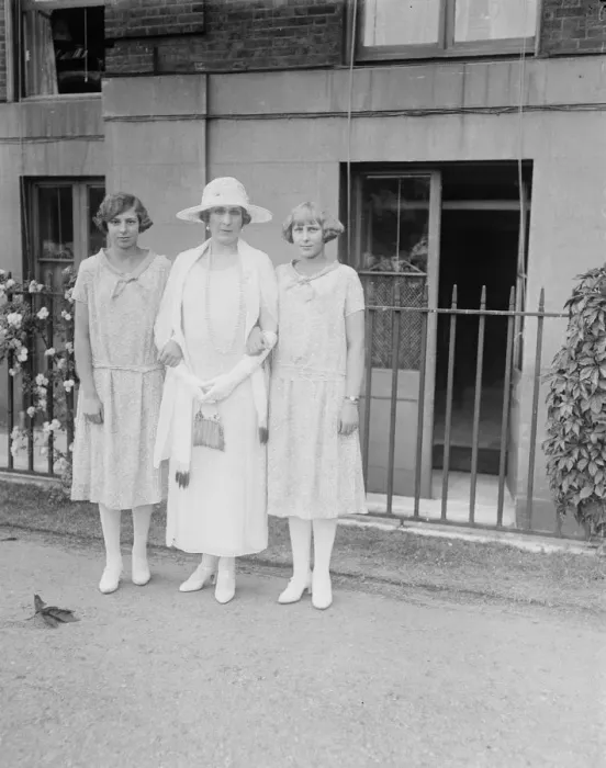 Framed Print : London Royal Visitors Her Majesty the Queen of Spain with her two daughters Infanta Framed Print : London Royal Visitors Her Majesty the Queen of Spain with her two daughters Infanta