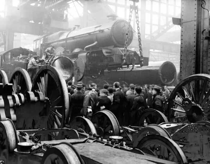 Framed Print : London schoolboys among the Kings special tour of Swindon locomotive works Framed Print : London schoolboys among the Kings special tour of Swindon locomotive works