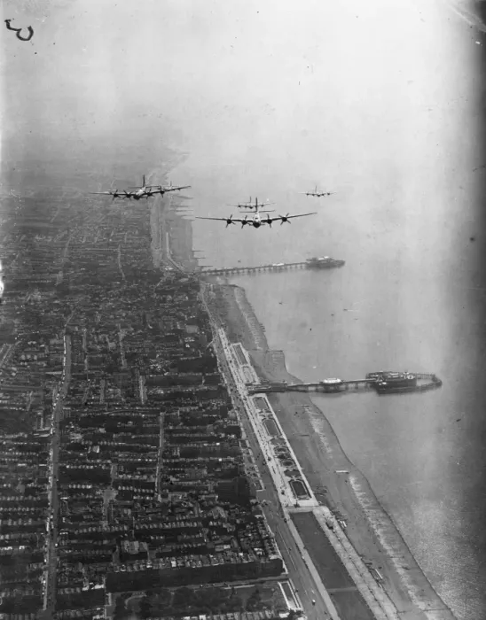 Framed Print : Londoners had their first view of the squadron of US Army Air Force Super Fortresses Framed Print : Londoners had their first view of the squadron of US Army Air Force Super Fortresses