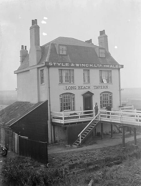 The Long Reach Tavern in Dartford, Kent. 1936