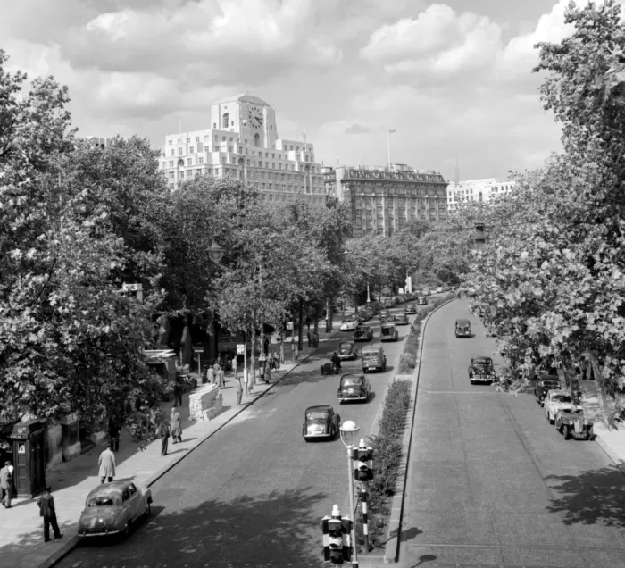 Framed Print : Looking down Victoria Embankment with the Shell Mex House ( art deco style 1930 Framed Print : Looking down Victoria Embankment with the Shell Mex House ( art deco style 1930