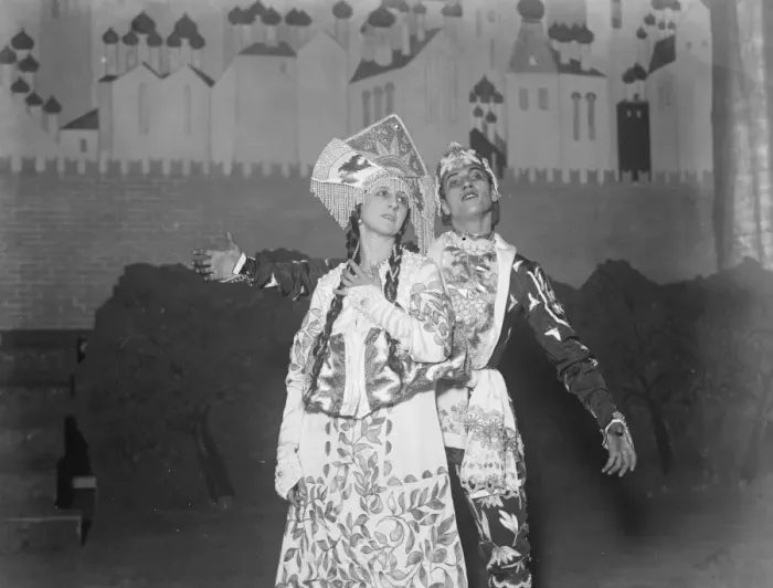 Framed Print : Lopokovas return to the stage. Lubov Tchernicheva and Serge Lifar. 25 November 1926 Framed Print : Lopokovas return to the stage. Lubov Tchernicheva and Serge Lifar. 25 November 1926