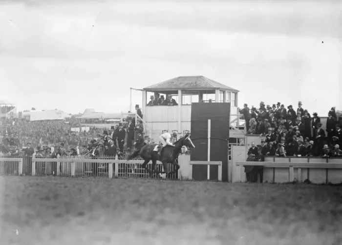 Framed Print : Lord Astors Saucy Sue, ridden by F Bullock wins the oaks at Epsom Framed Print : Lord Astors Saucy Sue, ridden by F Bullock wins the oaks at Epsom