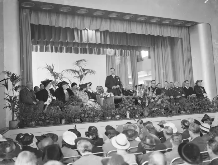 Framed Print : Lord Cornwallis opens the Bexleyheath Technical College in Kent. 1939 Framed Print : Lord Cornwallis opens the Bexleyheath Technical College in Kent. 1939