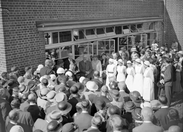 Framed Print : Lord Hanworth opens Eltham Hospitals new wing. 1934 Framed Print : Lord Hanworth opens Eltham Hospitals new wing. 1934