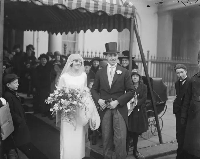 Framed Print : Lord Hawkes step daughter weds Mr W T Lindesay and Miss Marjory Cross were married Framed Print : Lord Hawkes step daughter weds Mr W T Lindesay and Miss Marjory Cross were married