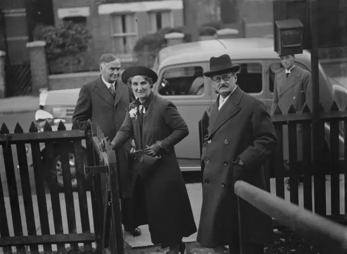 Framed Print : Lord Horder and Mrs Everard Hesketh. 1938 Framed Print : Lord Horder and Mrs Everard Hesketh. 1938