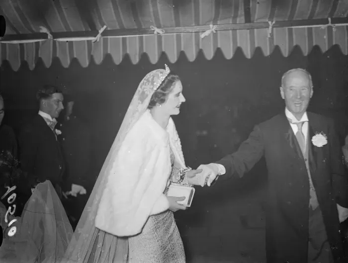 Framed Print : Lord Jocelyns bride wears diamond tiara. Miss Clodagh Kennedy sets a new fashion Framed Print : Lord Jocelyns bride wears diamond tiara. Miss Clodagh Kennedy sets a new fashion