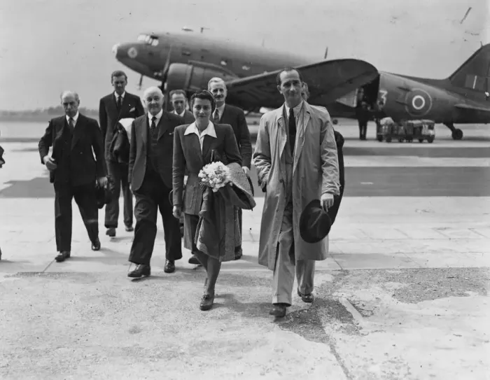 Framed Print : The Lord Mayor of Budapest, Hungary, Jozsef Kovago, arrived at Croydon by air. He