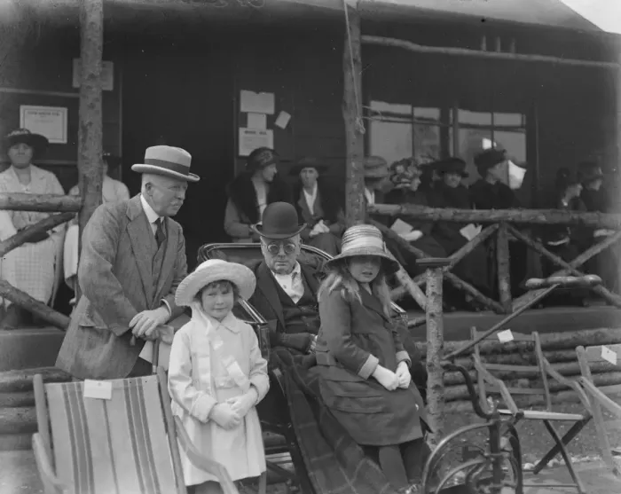 Framed Print : Lord Rosebery opens bowling green at Epsom. Lord Rosebery with his grand daughter Framed Print : Lord Rosebery opens bowling green at Epsom. Lord Rosebery with his grand daughter