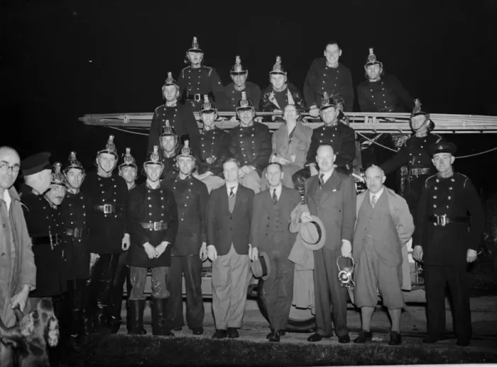 Framed Print : Lullingstone Castle fire. A false alarm. The fire crew stand for their photo