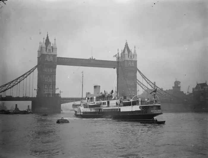Framed Print : Luxury Thames pleasure steamer arrives in the Thames. The luxury Thame pleasure steamer Framed Print : Luxury Thames pleasure steamer arrives in the Thames. The luxury Thame pleasure steamer