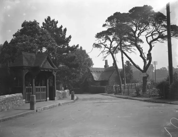 Framed Print : The lychgate of St Marys Church, Bexley, Kent Framed Print : The lychgate of St Marys Church, Bexley, Kent