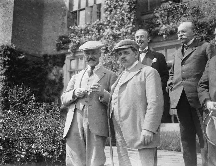 Framed Print : M Herriot, French Premier, visits Mr MacDonald at Chequers The two Premiers Framed Print : M Herriot, French Premier, visits Mr MacDonald at Chequers The two Premiers