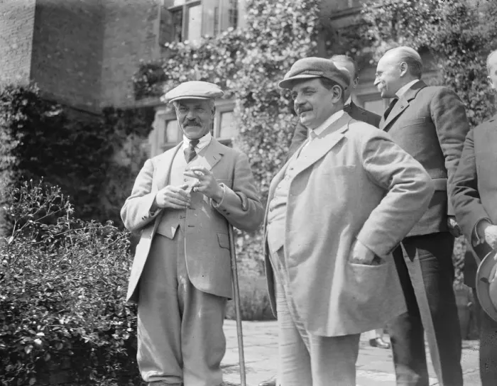 Framed Print : M Herriot, French Premier, visits Mr MacDonald at Chequers The two Premiers Framed Print : M Herriot, French Premier, visits Mr MacDonald at Chequers The two Premiers