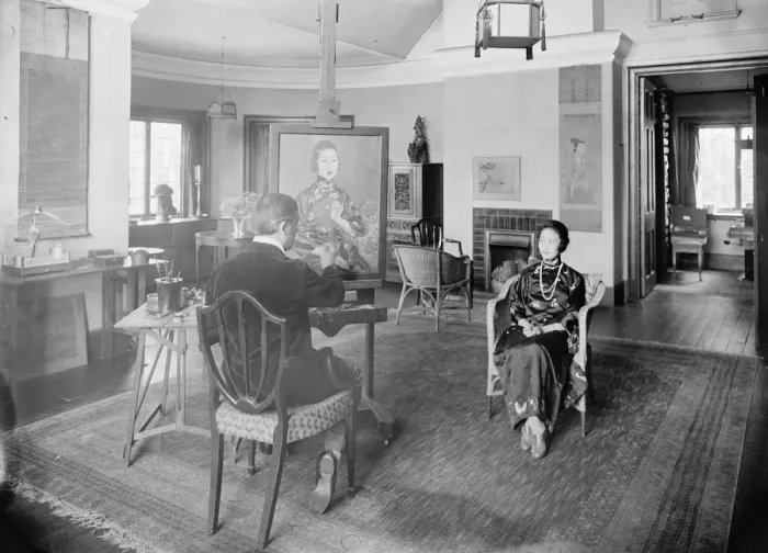 Framed Print : Madame Wellington Koo sitting for her portrait by Mr Edmund Dulac at his studio Framed Print : Madame Wellington Koo sitting for her portrait by Mr Edmund Dulac at his studio