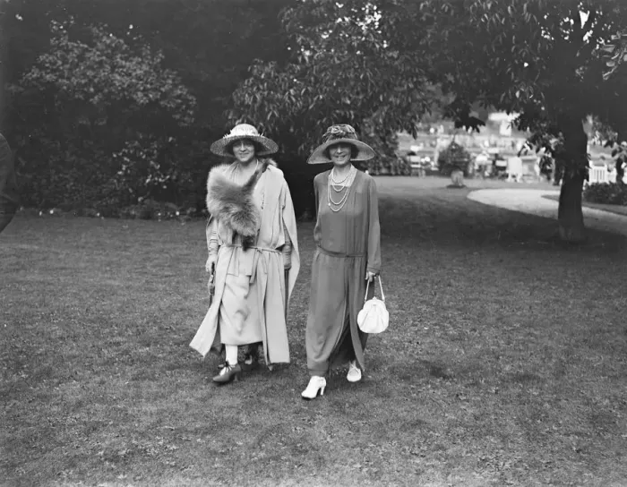 Framed Print : Maidenhead Regatta. Lady De Freeces garden party. Lady De Freece ( Miss Vesta Tilley ) Framed Print : Maidenhead Regatta. Lady De Freeces garden party. Lady De Freece ( Miss Vesta Tilley )