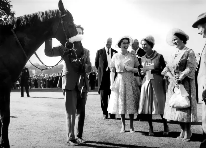 Framed Print : Her Majesty the Queen and the Queen Mother at Royal Ascot. 16th June 1959 Framed Print : Her Majesty the Queen and the Queen Mother at Royal Ascot. 16th June 1959
