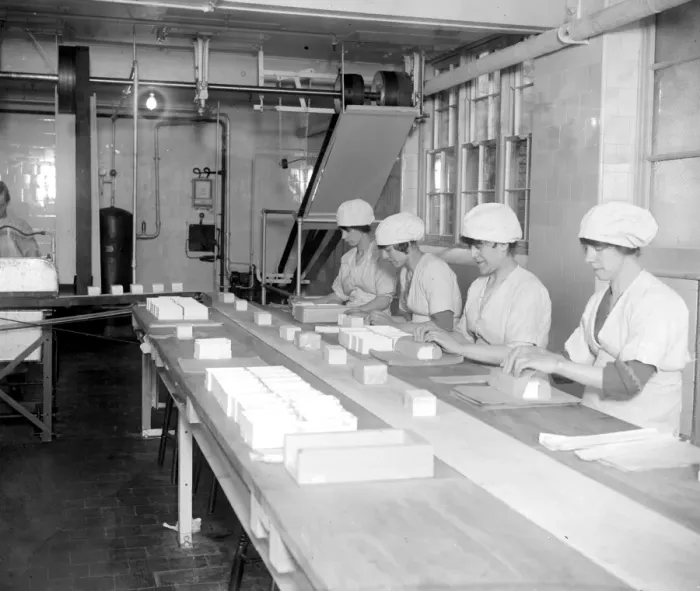 Framed Print : Making Ice bricks at Cady Hall. Girls packing the bricks for despatch. 3 May 1922 Framed Print : Making Ice bricks at Cady Hall. Girls packing the bricks for despatch. 3 May 1922