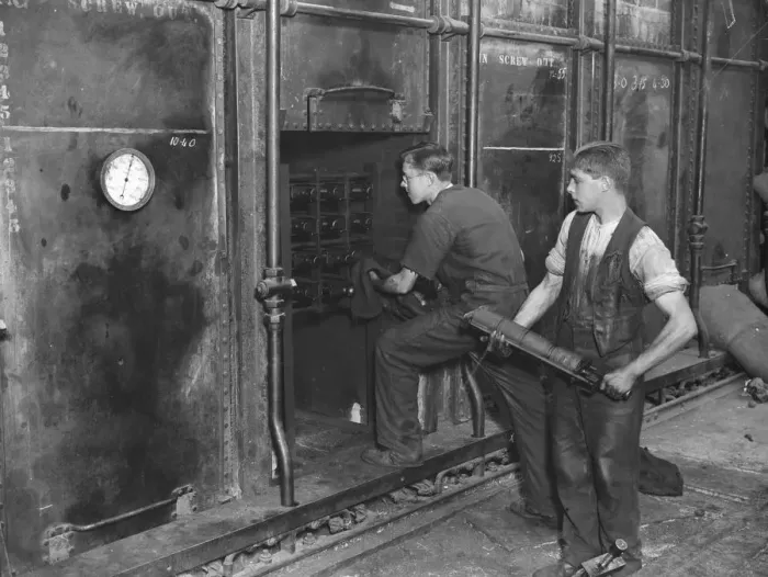 Framed Print : Manufacture of cork balls at Chingford Vulcanising 28 December 1922