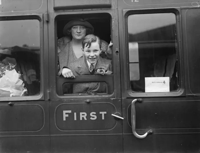 Framed Print : Marchioness Townshend leaves for Lynn. Massachusetts. 22 June 1929