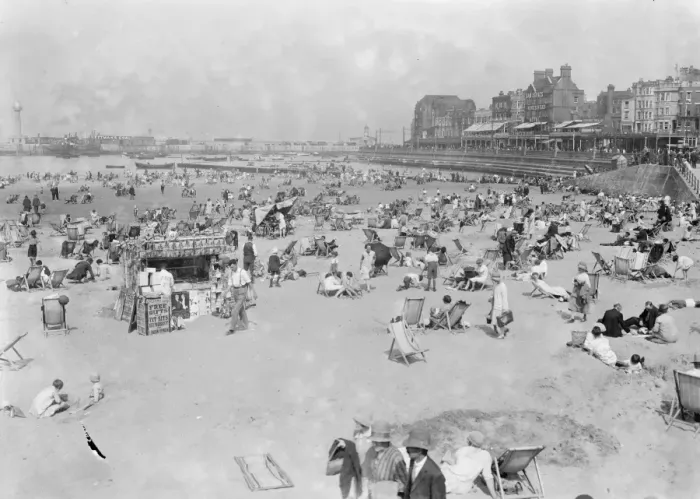 Framed Print : Margate. 27 August 1929 Framed Print : Margate. 27 August 1929