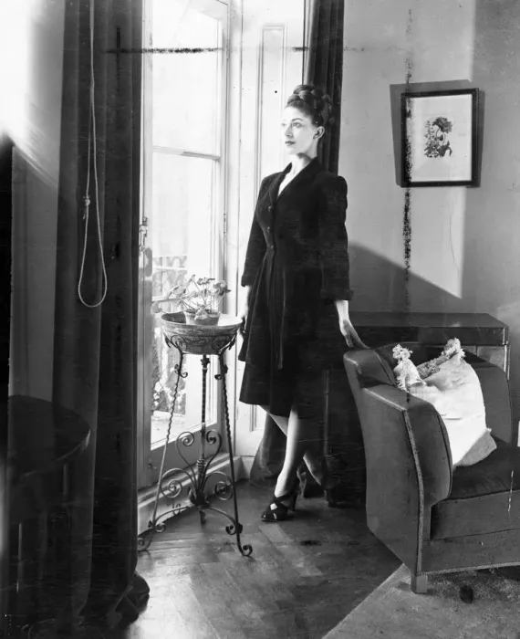 Framed Print : Margot Fonteyn at home. Margot Fonteyn, looks out into Pelham Cresent from the french Framed Print : Margot Fonteyn at home. Margot Fonteyn, looks out into Pelham Cresent from the french