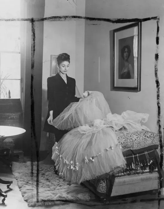 Framed Print : Margot Fonteyn at home. Margot Fonteyn, displays classic ballet dresses in her drawing room Framed Print : Margot Fonteyn at home. Margot Fonteyn, displays classic ballet dresses in her drawing room