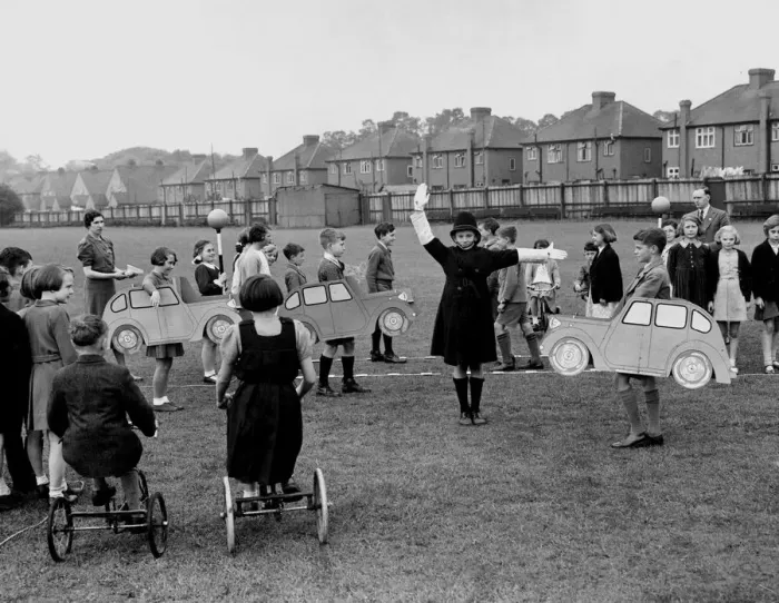 Framed Print : Mayplace Road Schools, Crayford, Kent, are one of three to have been chosen to give Framed Print : Mayplace Road Schools, Crayford, Kent, are one of three to have been chosen to give
