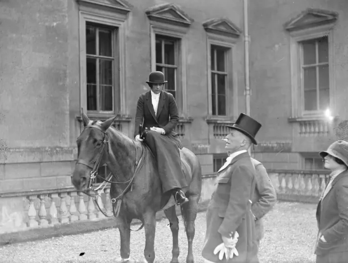 Framed Print : Meet of Beaufort hunt at Savernake Forest, Wiltshire. Duchess of Beaufort ( nee