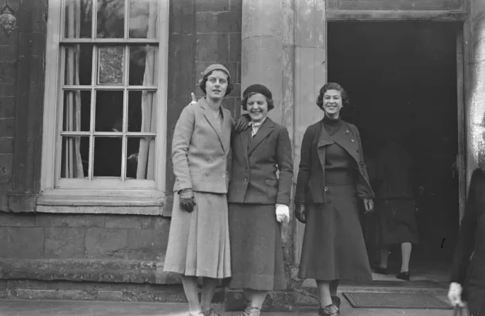 Framed Print : Meet of the Warwickshire hunt at Upton House Miss A Faudell Phillips, Miss Faudel Phillips Framed Print : Meet of the Warwickshire hunt at Upton House Miss A Faudell Phillips, Miss Faudel Phillips
