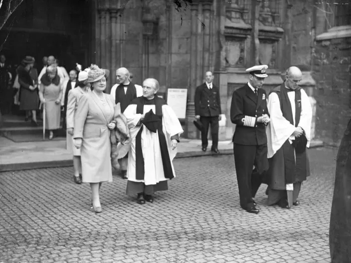 Framed Print : Members of the Royal family attended divine service at Westminster Abbey today, Whit Sunday Framed Print : Members of the Royal family attended divine service at Westminster Abbey today, Whit Sunday