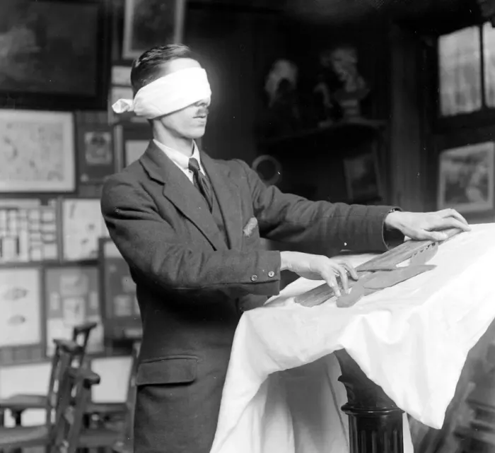 Framed Print : Mental drawing by blindfolded students at the Royal Drawing Society - blindfolded Framed Print : Mental drawing by blindfolded students at the Royal Drawing Society - blindfolded