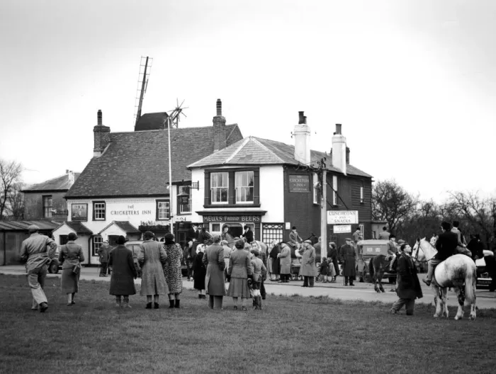 Framed Print : They met on the cricket green outside the Cricketers Inn Meopham, Kent - but horses Framed Print : They met on the cricket green outside the Cricketers Inn Meopham, Kent - but horses