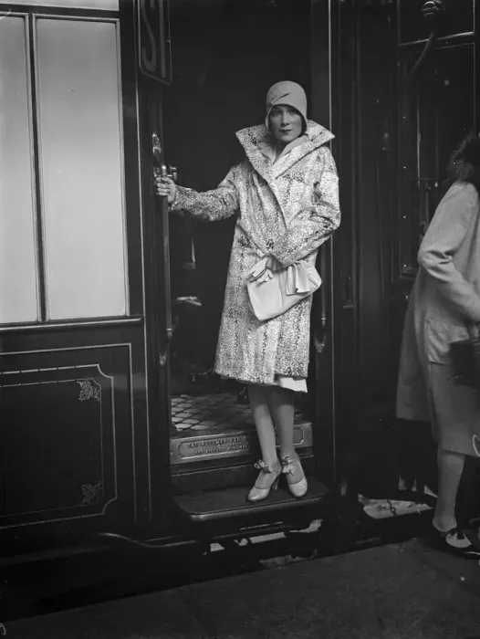 Framed Print : Mexican film star leaves for Paris. Miss Dolores Del Rio, the Mexican film star Framed Print : Mexican film star leaves for Paris. Miss Dolores Del Rio, the Mexican film star