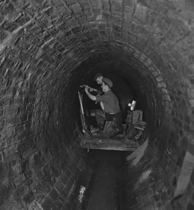Framed Print : Miners working at Holborne, Lewes. 12 November 1946 Framed Print : Miners working at Holborne, Lewes. 12 November 1946